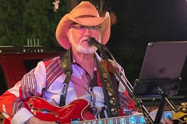 Live Music at Top Dawg Tavern