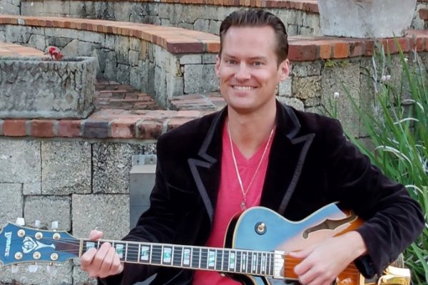 Live Music on the patio at TDT!