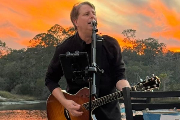 Live Music at Top Dawg Tavern