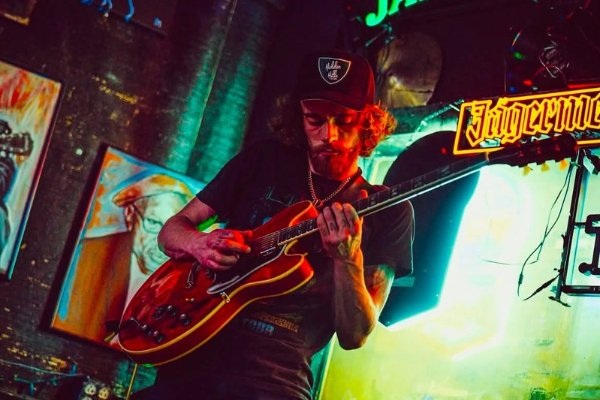 Live Music at Top Dawg Tavern