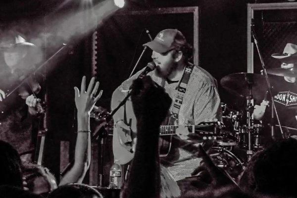 Live Music at Top Dawg Tavern