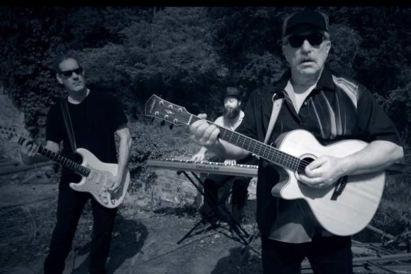 Live Music at Top Dawg Tavern